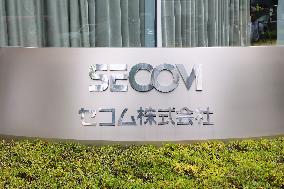 SECOM signage and logo